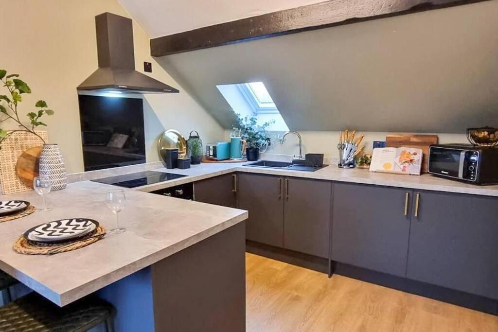 Super Stylish Apartment In Urmston Flat 3 Exterior photo